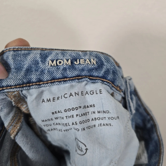 American Eagle Womens Mom Jeans Size 0 Blue High Rise Denim 5 Pockets Light Wash - Picture 7 of 8